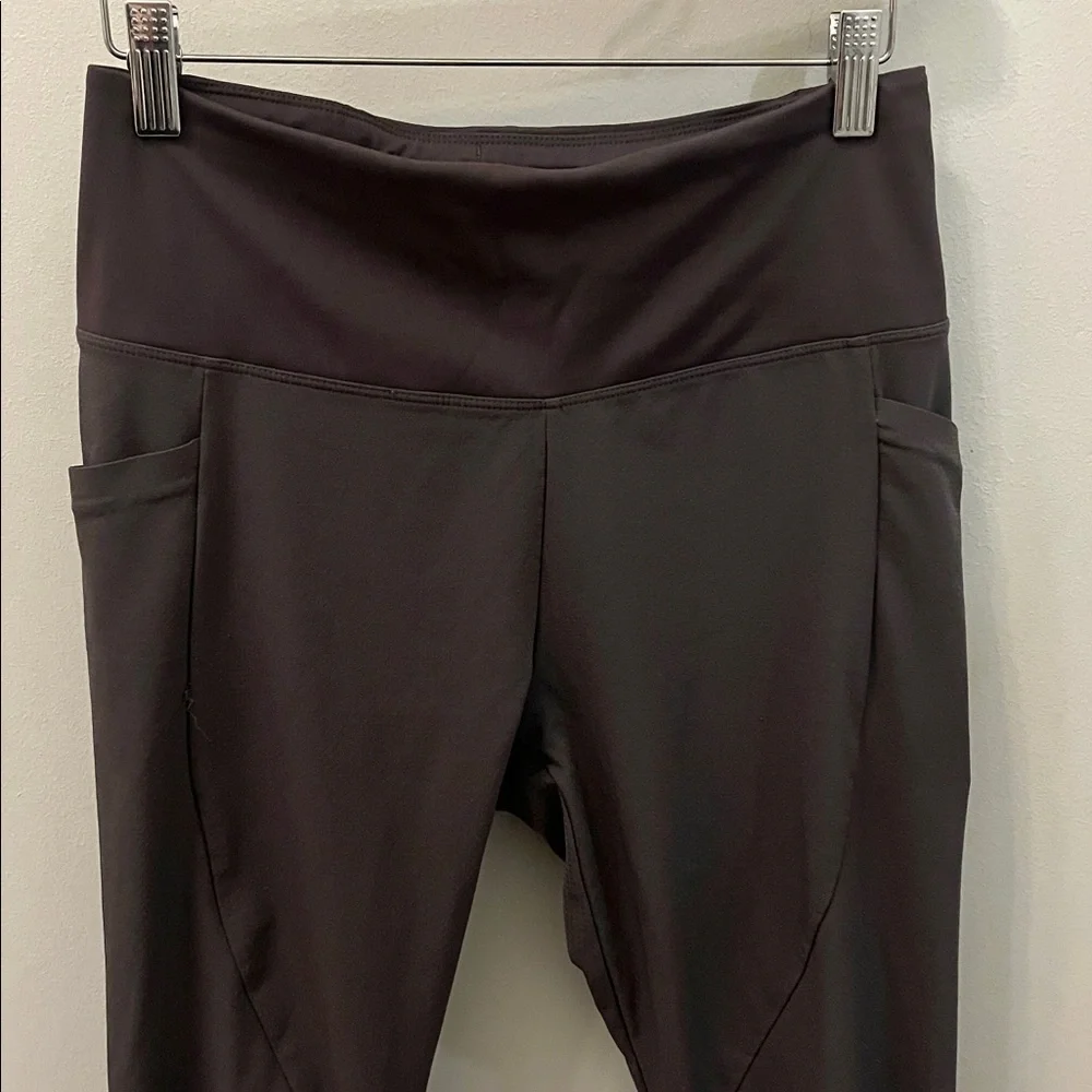 Athleta Quest Hybrid Leggings Size 6T Tall Color Shale Side Stash Pockets TALL